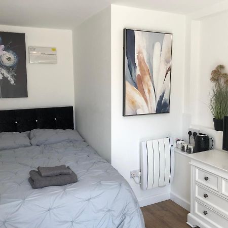Lovely Modern Decorated 1 Bed Studio Newport (Isle Of Wight) Exterior foto