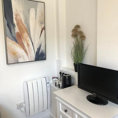 Lovely Modern Decorated 1 Bed Studio Newport (Isle Of Wight) Exterior foto