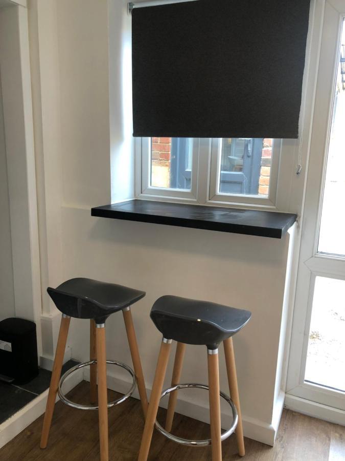 Lovely Modern Decorated 1 Bed Studio Newport (Isle Of Wight) Exterior foto